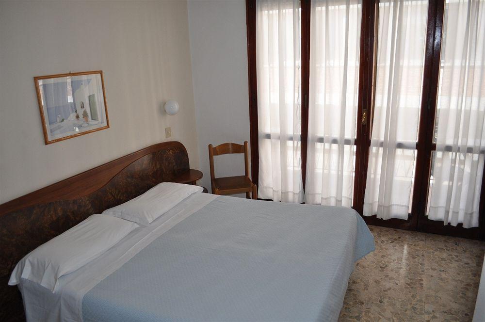 פיזה Hotel Cecile מראה חיצוני תמונה