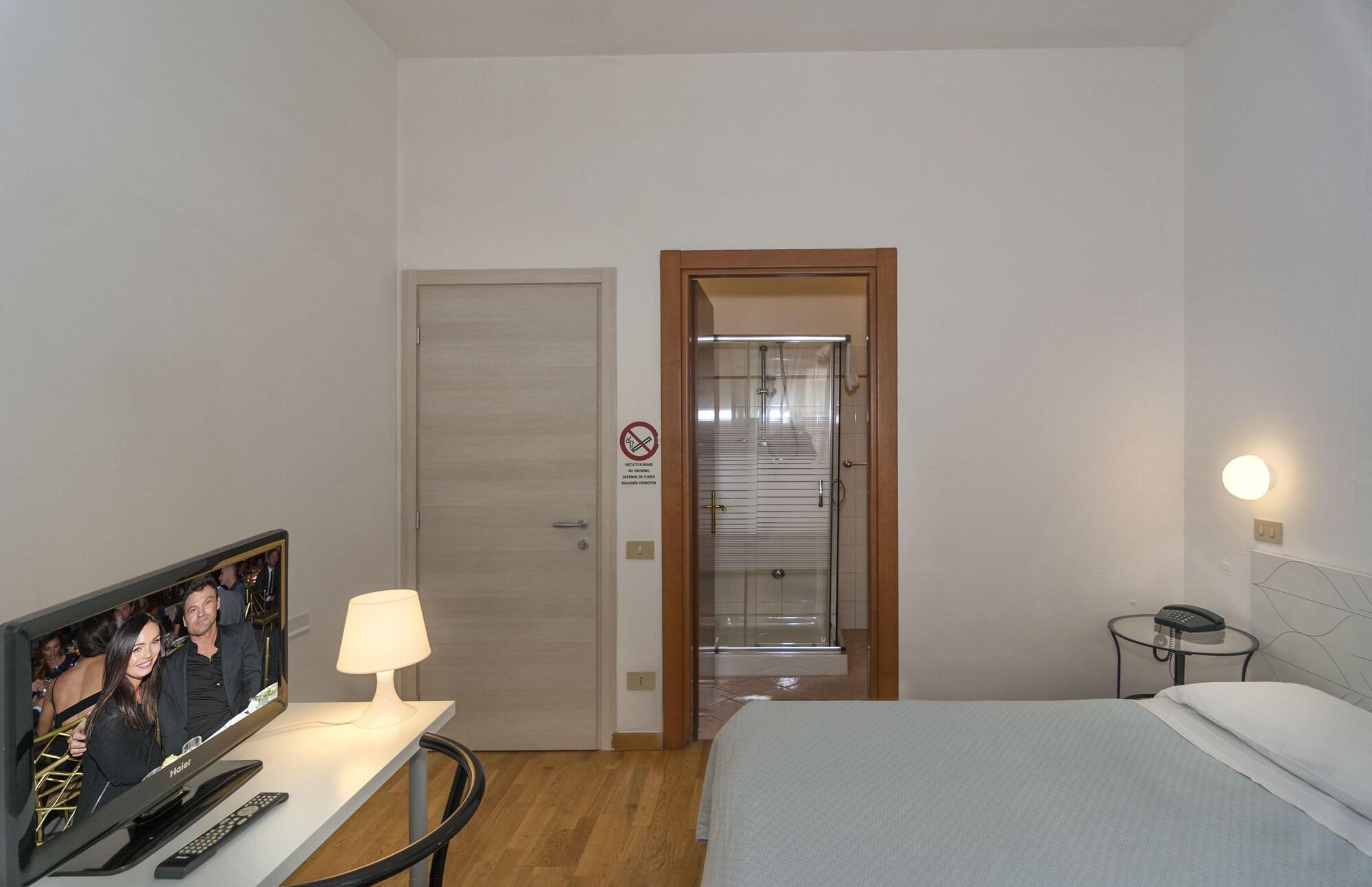 פיזה Hotel Cecile מראה חיצוני תמונה