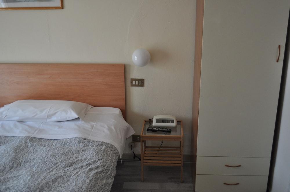 פיזה Hotel Cecile מראה חיצוני תמונה