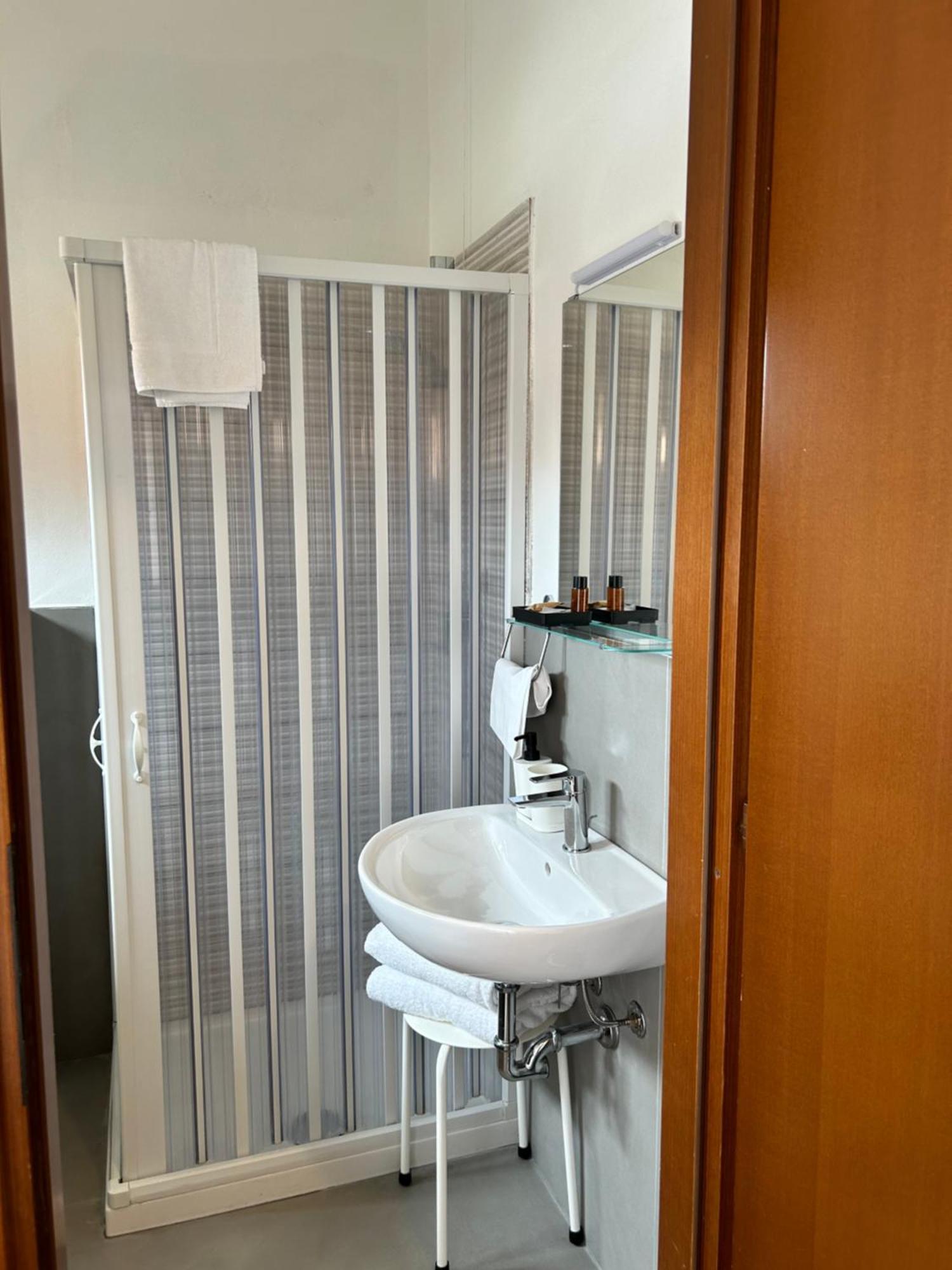 פיזה Hotel Cecile מראה חיצוני תמונה