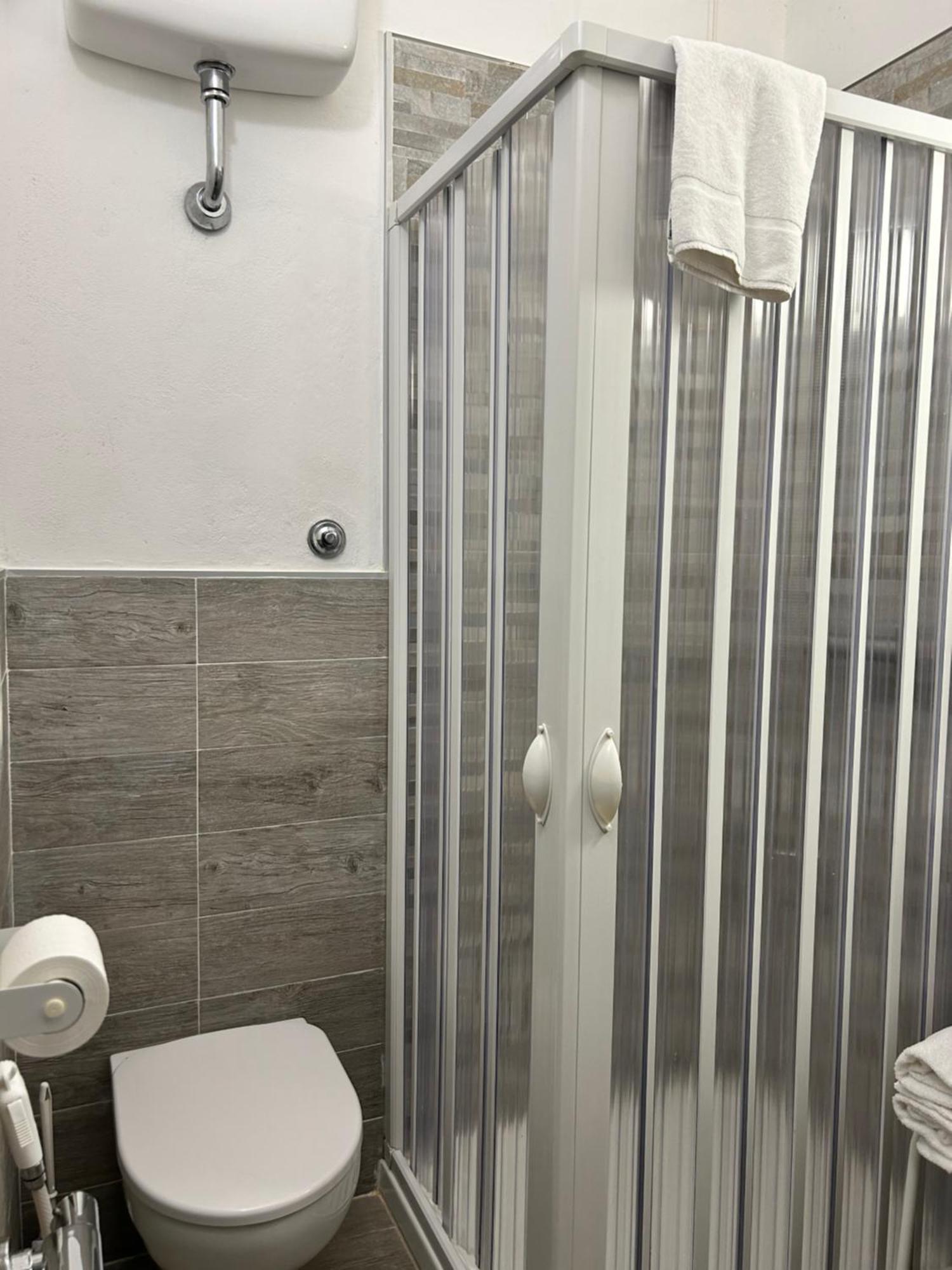 פיזה Hotel Cecile מראה חיצוני תמונה