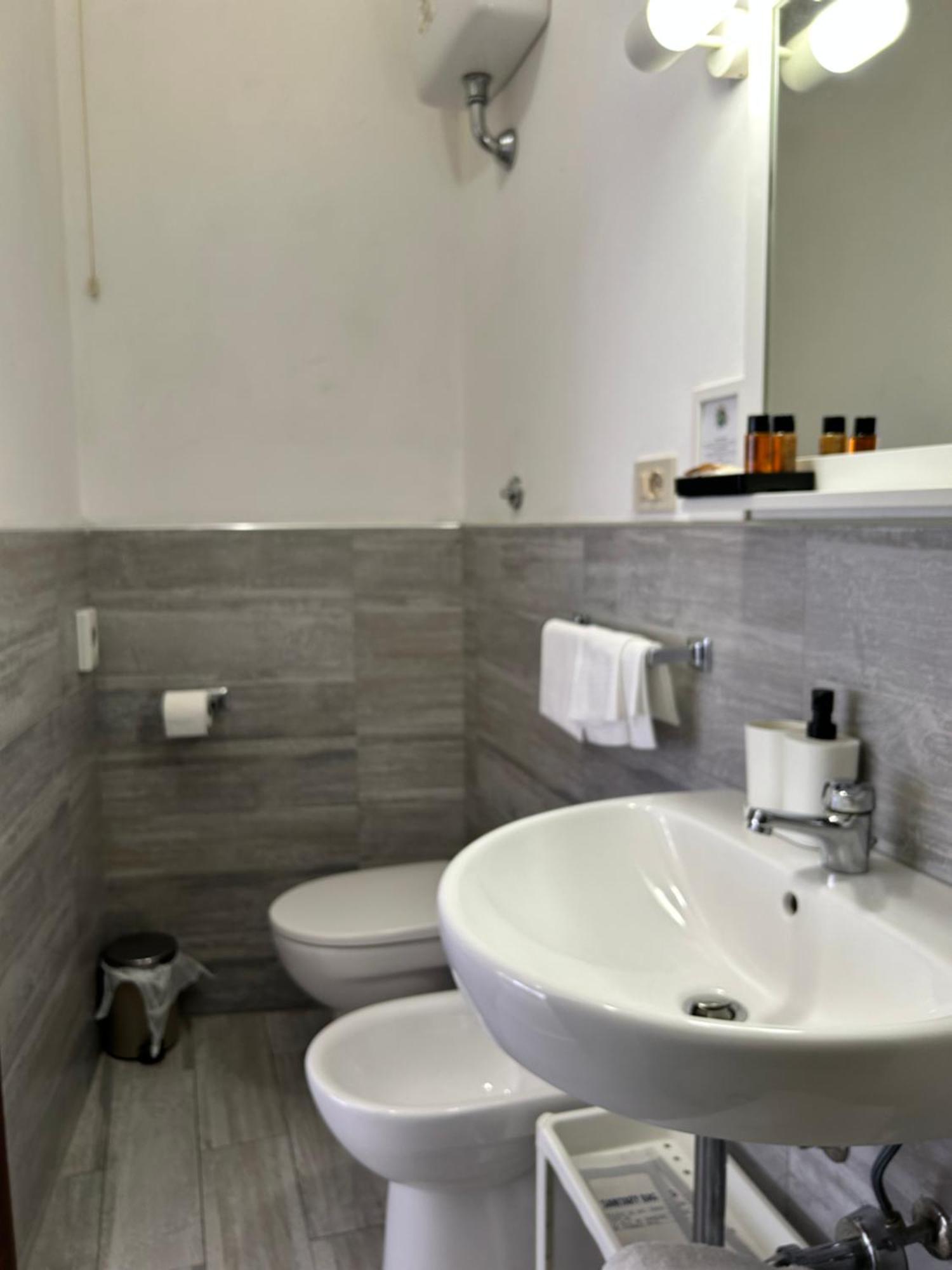 פיזה Hotel Cecile מראה חיצוני תמונה